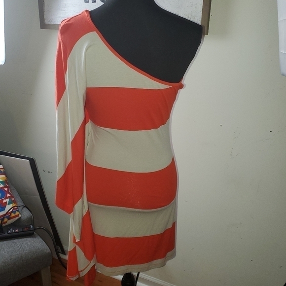 3/$15 Express Shoulder Night Out Dress from Express Size Small - Picture 12 of 12